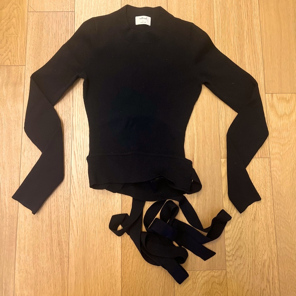 Black, crew neck, size: small, long sleeve, knitwear. Brand: Wilfred.